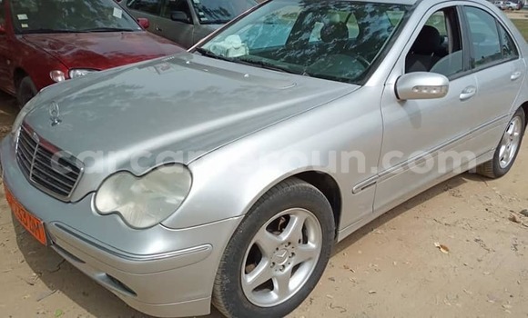 Sayi Na hannu Mercedes‒Benz C–Class Azurfa Mota in Yaounde a Babban Kamaru Sayi Na hannu Mercedes‒Benz C–Class Azurfa Mota in Yaounde a Babban Kamaru