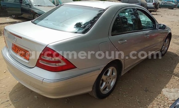 Sayi Na hannu Mercedes‒Benz C–Class Azurfa Mota in Yaounde a Babban Kamaru Sayi Na hannu Mercedes‒Benz C–Class Azurfa Mota in Yaounde a Babban Kamaru