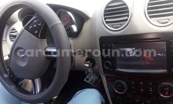 Sayi Na hannu Mercedes‒Benz ML–Class Black Mota in Yaounde a Babban Kamaru Sayi Na hannu Mercedes‒Benz ML–Class Black Mota in Yaounde a Babban Kamaru