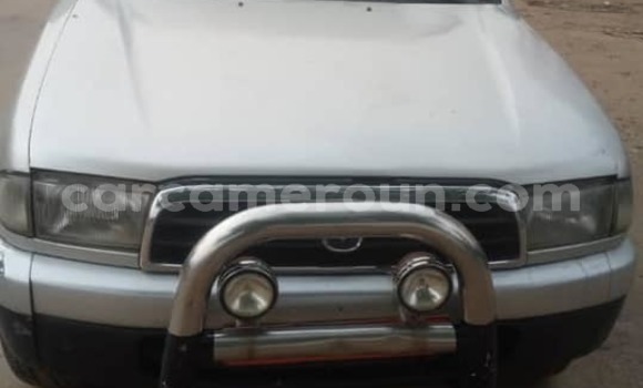 Sayi Na hannu Mazda BT-50 Azurfa Mota in Yaounde a Babban Kamaru