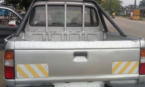 Sayi Na hannu Mazda BT-50 Azurfa Mota in Yaounde a Babban Kamaru Sayi Na hannu Mazda BT-50 Azurfa Mota in Yaounde a Babban Kamaru