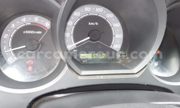 Sayi Na hannu Toyota Pickup White Mota in Yaounde a Babban Kamaru Sayi Na hannu Toyota Pickup White Mota in Yaounde a Babban Kamaru