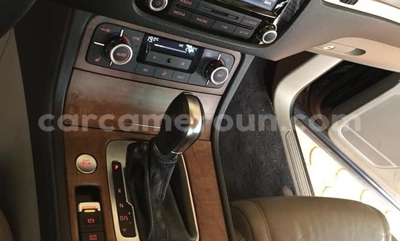 Sayi Na hannu Volkswagen Touareg Black Mota in Yaounde a Babban Kamaru Sayi Na hannu Volkswagen Touareg Black Mota in Yaounde a Babban Kamaru