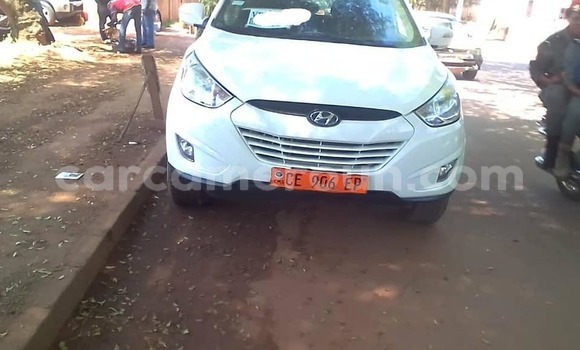 Sayi Na hannu Hyundai ix35 White Mota in Yaounde a Babban Kamaru Sayi Na hannu Hyundai ix35 White Mota in Yaounde a Babban Kamaru
