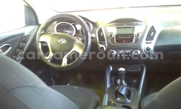 Sayi Na hannu Hyundai ix35 White Mota in Yaounde a Babban Kamaru Sayi Na hannu Hyundai ix35 White Mota in Yaounde a Babban Kamaru