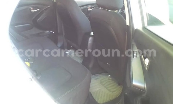 Sayi Na hannu Hyundai ix35 White Mota in Yaounde a Babban Kamaru Sayi Na hannu Hyundai ix35 White Mota in Yaounde a Babban Kamaru
