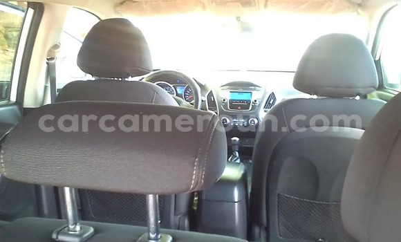 Sayi Na hannu Hyundai ix35 White Mota in Yaounde a Babban Kamaru Sayi Na hannu Hyundai ix35 White Mota in Yaounde a Babban Kamaru