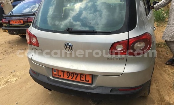 Sayi Na hannu Volkswagen Tiguan Azurfa Mota in Yaounde a Babban Kamaru Sayi Na hannu Volkswagen Tiguan Azurfa Mota in Yaounde a Babban Kamaru