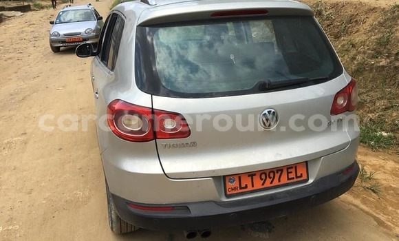 Sayi Na hannu Volkswagen Tiguan Azurfa Mota in Yaounde a Babban Kamaru Sayi Na hannu Volkswagen Tiguan Azurfa Mota in Yaounde a Babban Kamaru