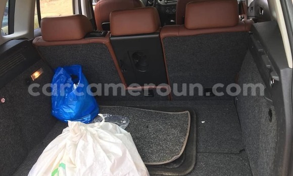 Sayi Na hannu Volkswagen Tiguan Azurfa Mota in Yaounde a Babban Kamaru Sayi Na hannu Volkswagen Tiguan Azurfa Mota in Yaounde a Babban Kamaru