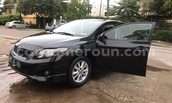 Sayi Na hannu Toyota Avensis Black Mota in Yaounde a Babban Kamaru Sayi Na hannu Toyota Avensis Black Mota in Yaounde a Babban Kamaru