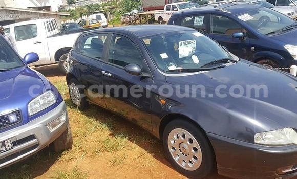 Sayi Na hannu Alfa Romeo 147 Blue Mota in Yaounde a Babban Kamaru