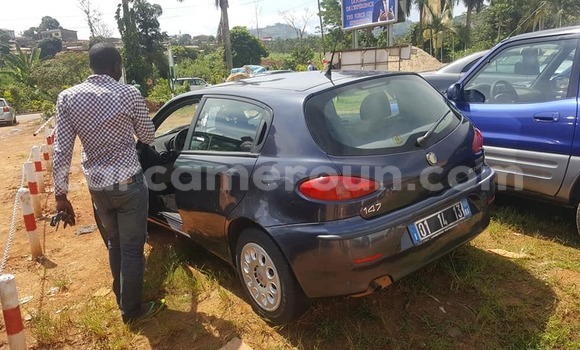 Sayi Na hannu Alfa Romeo 147 Blue Mota in Yaounde a Babban Kamaru Sayi Na hannu Alfa Romeo 147 Blue Mota in Yaounde a Babban Kamaru