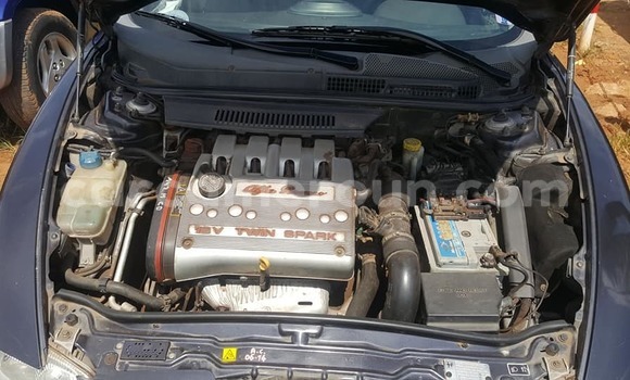 Sayi Na hannu Alfa Romeo 147 Blue Mota in Yaounde a Babban Kamaru Sayi Na hannu Alfa Romeo 147 Blue Mota in Yaounde a Babban Kamaru