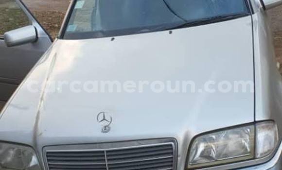 Sayi Na hannu Mercedes‒Benz C–Class Azurfa Mota in Yaounde a Babban Kamaru Sayi Na hannu Mercedes‒Benz C–Class Azurfa Mota in Yaounde a Babban Kamaru