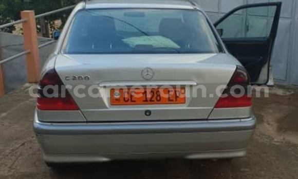 Sayi Na hannu Mercedes‒Benz C–Class Azurfa Mota in Yaounde a Babban Kamaru Sayi Na hannu Mercedes‒Benz C–Class Azurfa Mota in Yaounde a Babban Kamaru