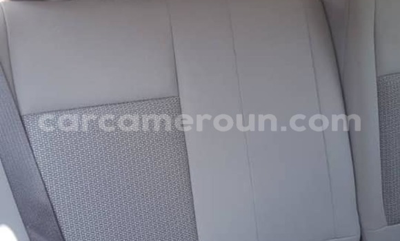 Sayi Na hannu Jeep Cherokee Azurfa Mota in Douala a Ƙasar Kamaru Sayi Na hannu Jeep Cherokee Azurfa Mota in Douala a Ƙasar Kamaru