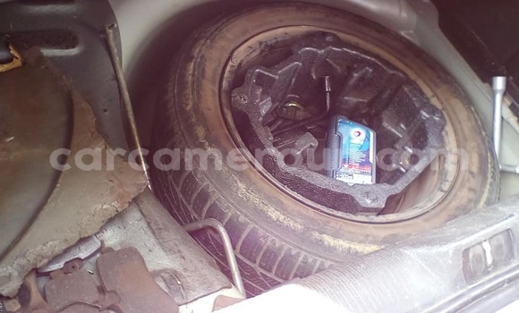 Sayi Na hannu Peugeot 407 Azurfa Mota in Yaounde a Babban Kamaru Sayi Na hannu Peugeot 407 Azurfa Mota in Yaounde a Babban Kamaru