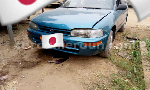 Sayi Na hannu Toyota Corolla Green Mota in Yaounde a Babban Kamaru Sayi Na hannu Toyota Corolla Green Mota in Yaounde a Babban Kamaru
