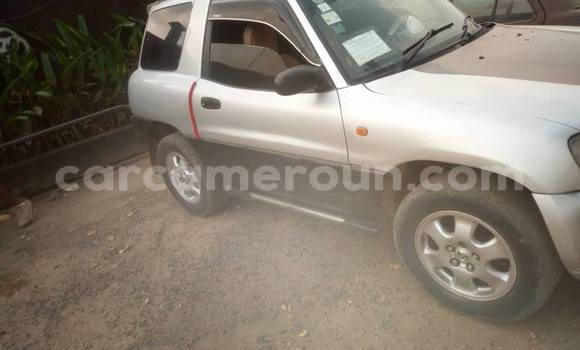 Acheter Occasion Voiture Toyota RAV4 Gris à Douala, Littoral Cameroon Acheter Occasion Voiture Toyota RAV4 Gris à Douala, Littoral Cameroon
