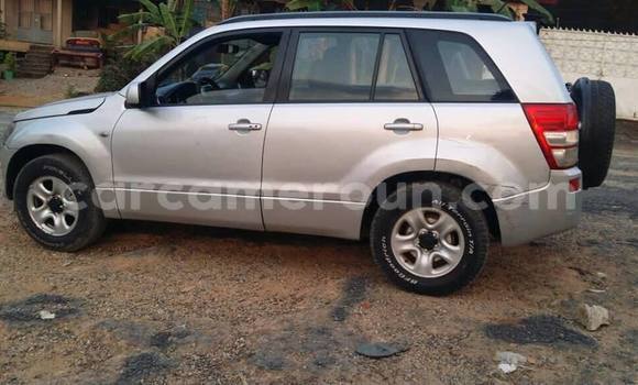 Sayi Na hannu Suzuki Grand Vitara Azurfa Mota in Douala a Ƙasar Kamaru