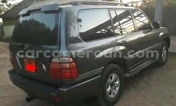 Sayi Na hannu Toyota Land Cruiser Prado Sauran Mota in Douala a Ƙasar Kamaru Sayi Na hannu Toyota Land Cruiser Prado Sauran Mota in Douala a Ƙasar Kamaru