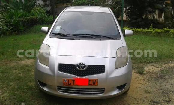 Sayi Na hannu Toyota Yaris Azurfa Mota in Douala a Ƙasar Kamaru Sayi Na hannu Toyota Yaris Azurfa Mota in Douala a Ƙasar Kamaru