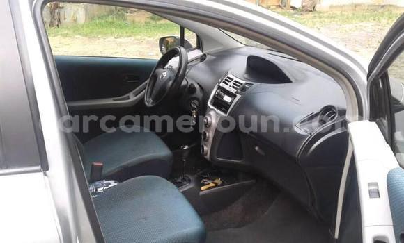 Sayi Na hannu Toyota Yaris Azurfa Mota in Douala a Ƙasar Kamaru Sayi Na hannu Toyota Yaris Azurfa Mota in Douala a Ƙasar Kamaru