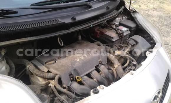 Sayi Na hannu Toyota Yaris Azurfa Mota in Douala a Ƙasar Kamaru Sayi Na hannu Toyota Yaris Azurfa Mota in Douala a Ƙasar Kamaru