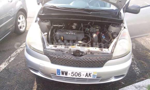 Sayi Na hannu Toyota Ractis Azurfa Mota in Douala a Ƙasar Kamaru Sayi Na hannu Toyota Ractis Azurfa Mota in Douala a Ƙasar Kamaru