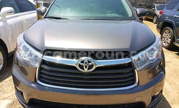 Sayi Na hannu Toyota Highlander Sauran Mota in Douala a Ƙasar Kamaru Sayi Na hannu Toyota Highlander Sauran Mota in Douala a Ƙasar Kamaru