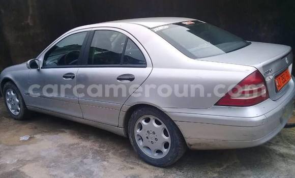 Sayi Na hannu Mercedes‒Benz C–Class Azurfa Mota in Douala a Ƙasar Kamaru Sayi Na hannu Mercedes‒Benz C–Class Azurfa Mota in Douala a Ƙasar Kamaru