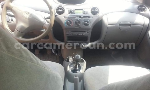 Acheter Occasion Voiture Toyota Yaris Rouge à Yaoundé, Central Cameroon Acheter Occasion Voiture Toyota Yaris Rouge à Yaoundé, Central Cameroon