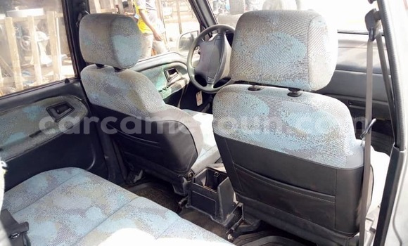 Sayi Na hannu Suzuki Vitara Azurfa Mota in Yaounde a Babban Kamaru Sayi Na hannu Suzuki Vitara Azurfa Mota in Yaounde a Babban Kamaru