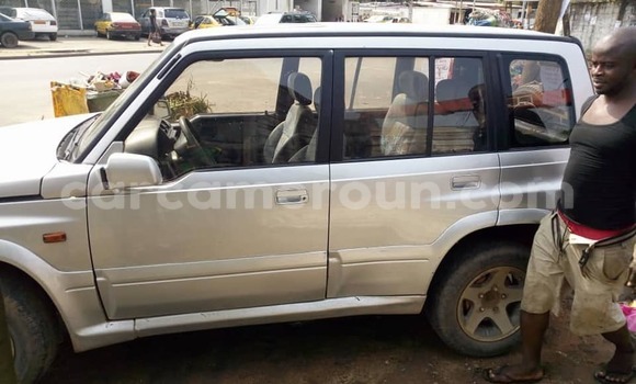 Sayi Na hannu Suzuki Vitara Azurfa Mota in Yaounde a Babban Kamaru Sayi Na hannu Suzuki Vitara Azurfa Mota in Yaounde a Babban Kamaru
