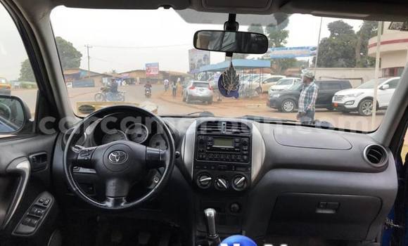 Acheter Occasion Voiture Toyota RAV4 Bleu à Yaoundé, Central Cameroon Acheter Occasion Voiture Toyota RAV4 Bleu à Yaoundé, Central Cameroon