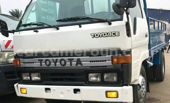 Acheter Occasion Voiture Toyota Dyna Blanc à Yaoundé, Central Cameroon Acheter Occasion Voiture Toyota Dyna Blanc à Yaoundé, Central Cameroon