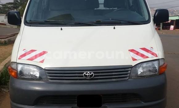 Acheter Occasion Voiture Toyota Hiace Blanc à Yaoundé, Central Cameroon Acheter Occasion Voiture Toyota Hiace Blanc à Yaoundé, Central Cameroon