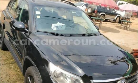 Sayi Na hannu Volkswagen Tiguan Black Mota in Douala a Ƙasar Kamaru