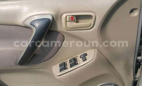 Acheter Occasion Voiture Toyota RAV4 Gris à Douala, Littoral Cameroon Acheter Occasion Voiture Toyota RAV4 Gris à Douala, Littoral Cameroon