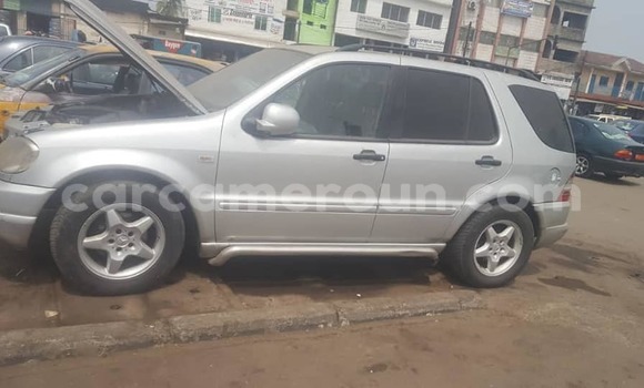Acheter Occasion Voiture Mercedes‒Benz ML–Class Gris à Douala, Littoral Cameroon Acheter Occasion Voiture Mercedes‒Benz ML–Class Gris à Douala, Littoral Cameroon