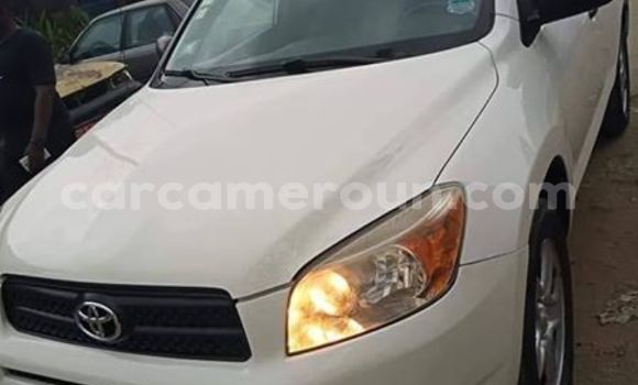 Acheter Occasion Voiture Toyota RAV4 Blanc à Douala, Littoral Cameroon Acheter Occasion Voiture Toyota RAV4 Blanc à Douala, Littoral Cameroon