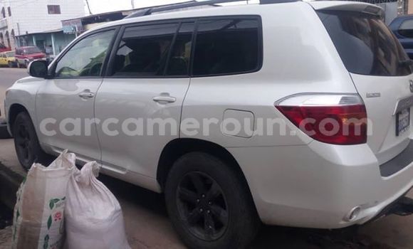 Acheter Occasion Voiture Toyota Highlander Blanc à Douala, Littoral Cameroon Acheter Occasion Voiture Toyota Highlander Blanc à Douala, Littoral Cameroon