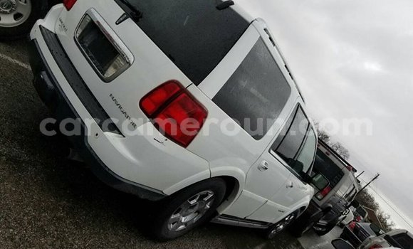 Sayi Na hannu Lincoln Navigator White Mota in Douala a Ƙasar Kamaru Sayi Na hannu Lincoln Navigator White Mota in Douala a Ƙasar Kamaru