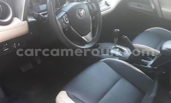 Acheter Occasion Voiture Toyota RAV4 Bleu à Douala, Littoral Cameroon Acheter Occasion Voiture Toyota RAV4 Bleu à Douala, Littoral Cameroon