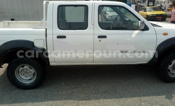Buy Used Nissan Navara (Frontier) White Car in Douala in Littoral Cameroon Buy Used Nissan Navara (Frontier) White Car in Douala in Littoral Cameroon