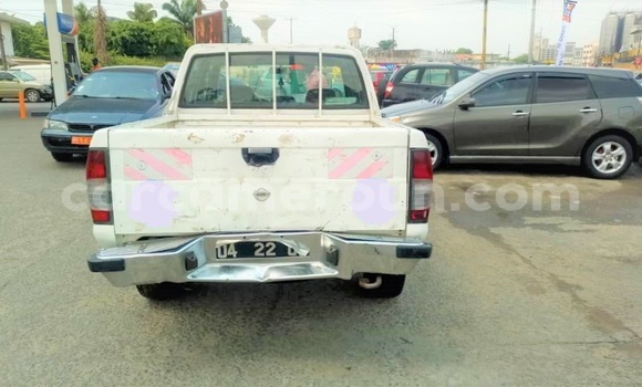 Buy Used Nissan Navara (Frontier) White Car in Douala in Littoral Cameroon Buy Used Nissan Navara (Frontier) White Car in Douala in Littoral Cameroon