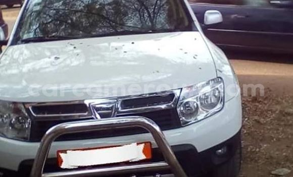 Sayi Na hannu Renault Duster White Mota in Yaounde a Babban Kamaru