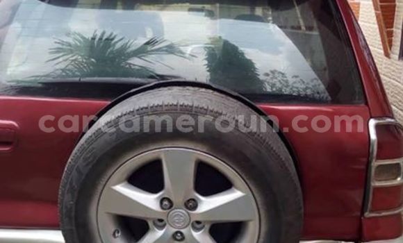 Sayi Na hannu Toyota RAV4 Red Mota in Douala a Ƙasar Kamaru Sayi Na hannu Toyota RAV4 Red Mota in Douala a Ƙasar Kamaru