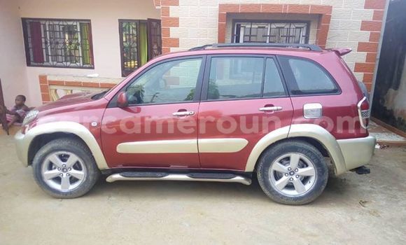 Sayi Na hannu Toyota RAV4 Red Mota in Douala a Ƙasar Kamaru Sayi Na hannu Toyota RAV4 Red Mota in Douala a Ƙasar Kamaru